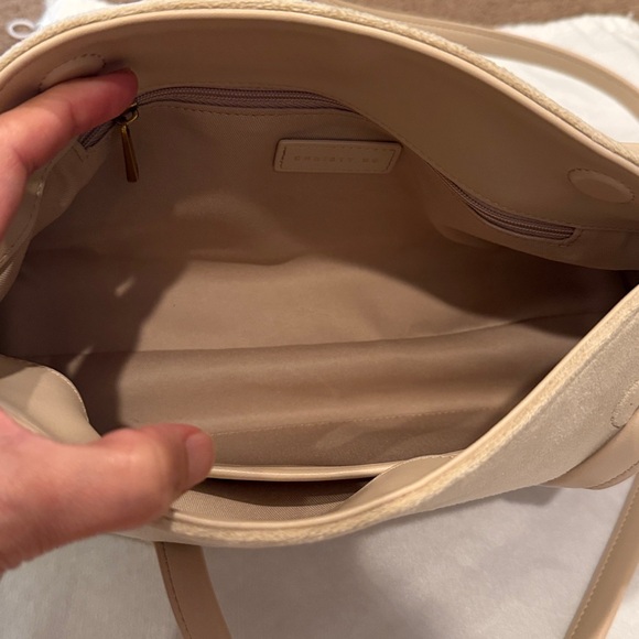 Chisty Ng Cream Shoulder Bag - Picture 6 of 6